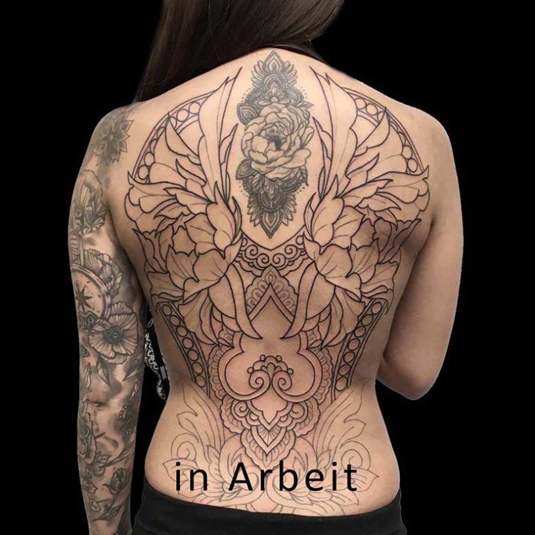 Großes Mandala Tattoo München Fineline Surface