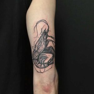 sketchy garnele tattoo münchen vom surface Tattoo studio münchen