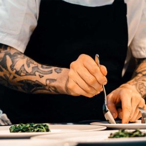 Koch im Surface Tattoo Studio München