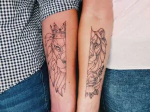 geometrisch Löwenkopf und Rosentattoo tattoostudio münchen