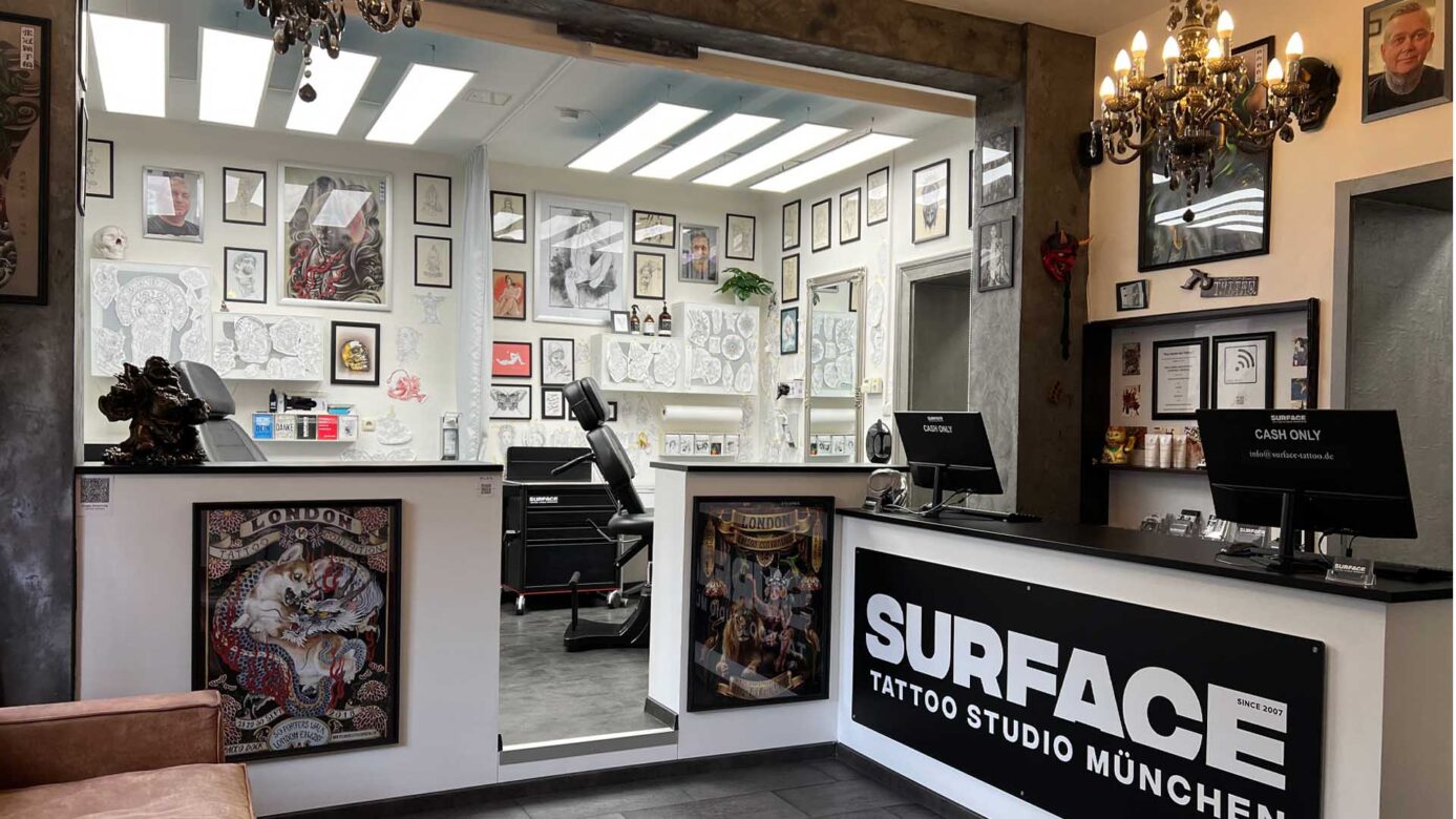tattoo-studio-Freising Tattoo München | Surface Tattoo Studio tattoo-studio-Freising thekenbereich