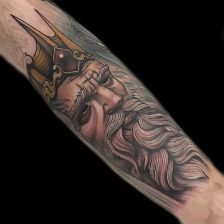 Farbiges Neotraditional Tattoo auf dem Unterarm